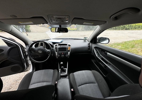 Kia Ceed cena 7400 przebieg: 133000, rok produkcji 2011 z Warszawa małe 37